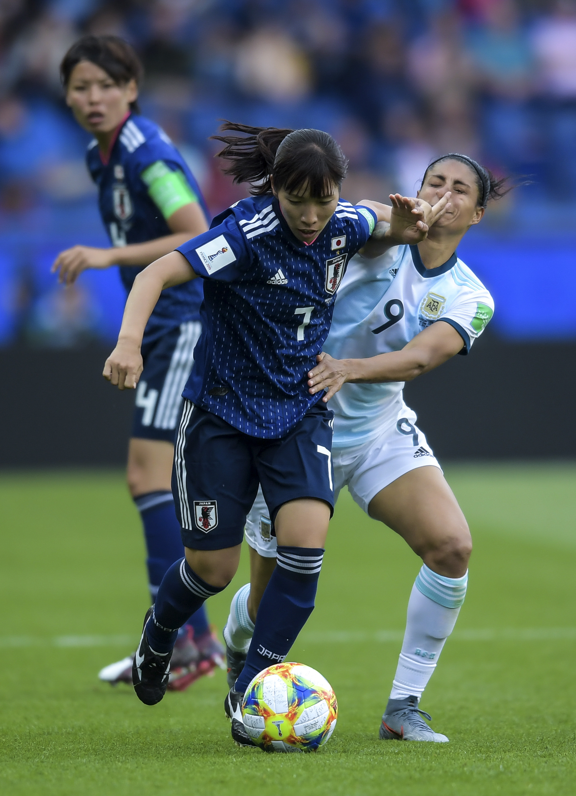 Ming重返赛场，险胜首场状态出色，日本队观众沸腾！的简单介绍