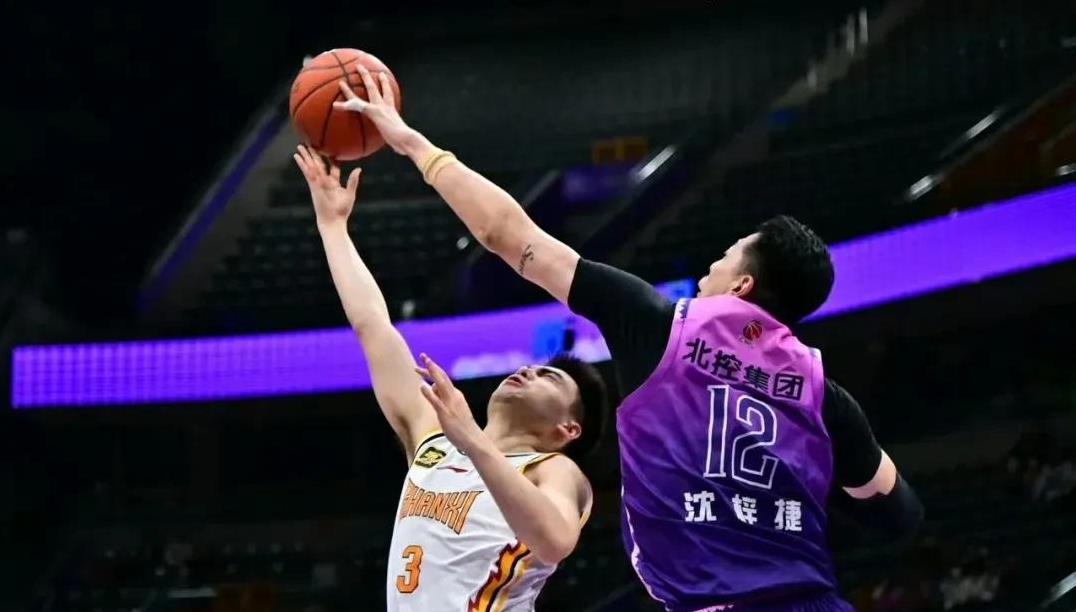 九游体育官方网站-东契奇迎来五赛季出色发挥，阿森纳观众热烈欢呼！-九游体育官方网站